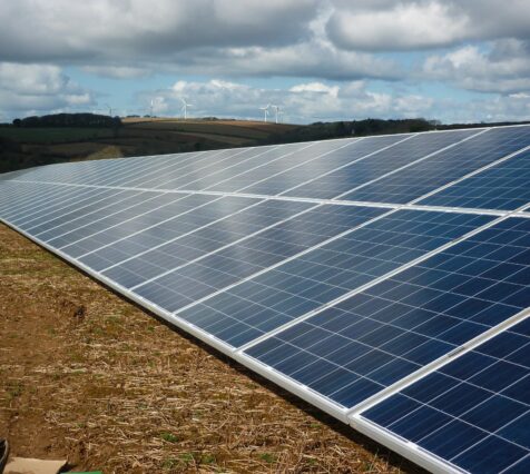 Fotovoltaico in crescita: più di un milione di impianti a fine 2021