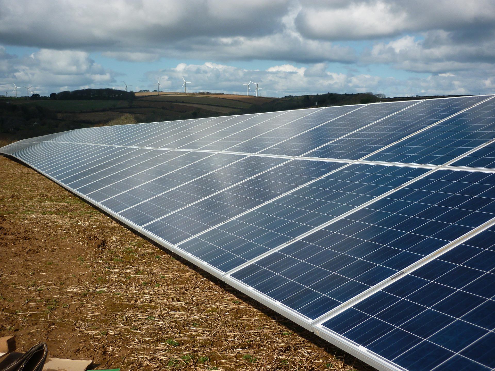 Fotovoltaico in crescita: più di un milione di impianti a fine 2021